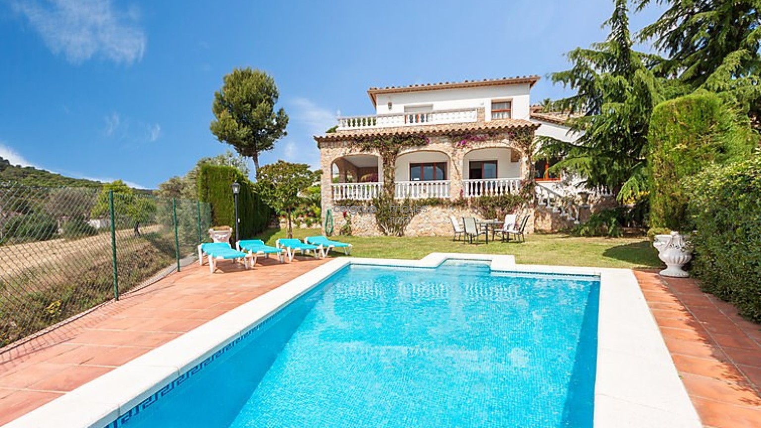 IDEAL FIRST RESIDENCE