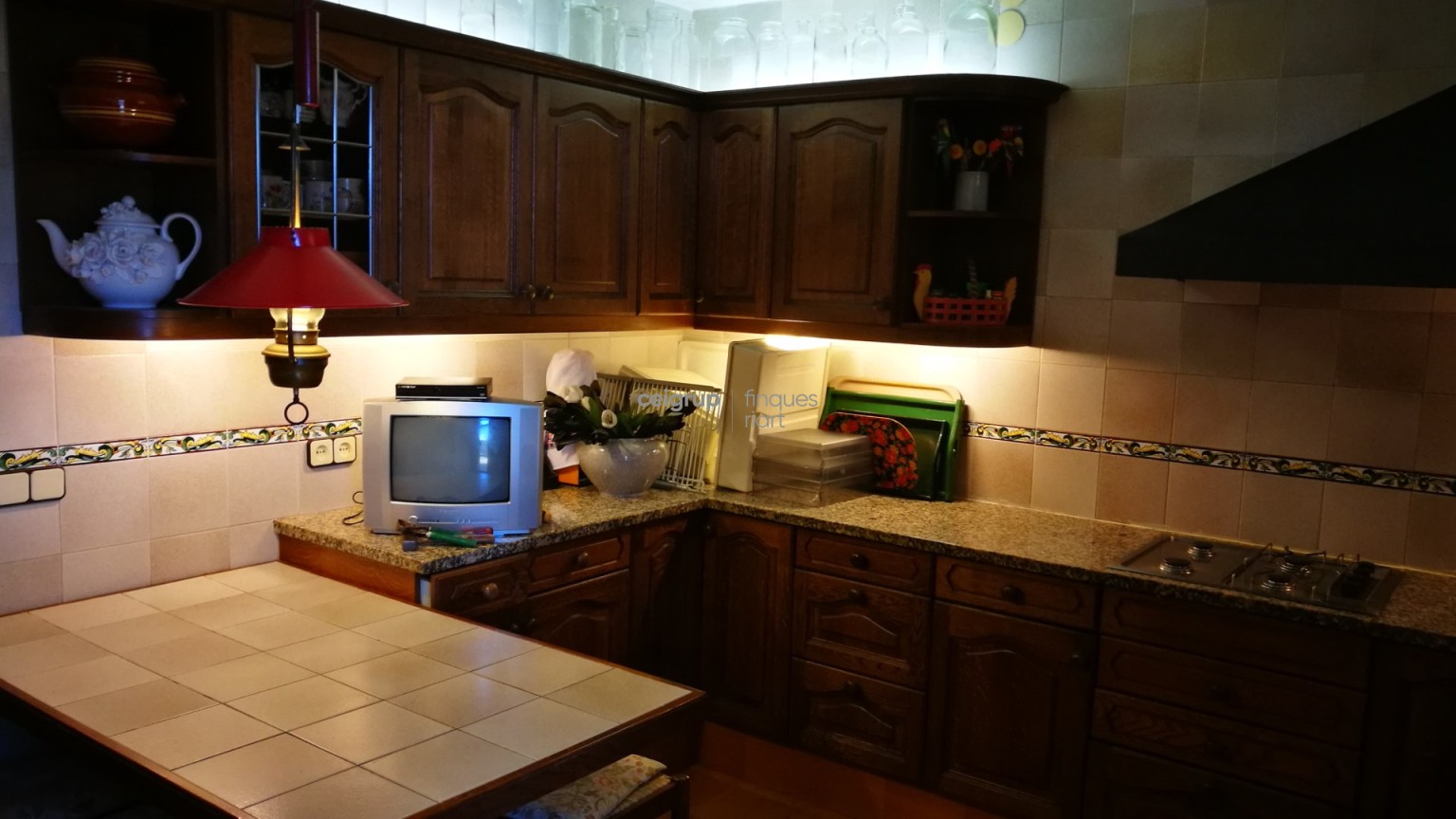 MORE FROM 9.000m OF LAND