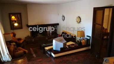 MORE FROM 9.000m OF LAND