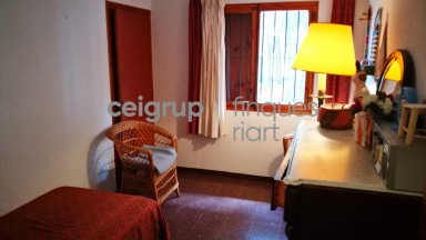 MORE FROM 9.000m OF LAND