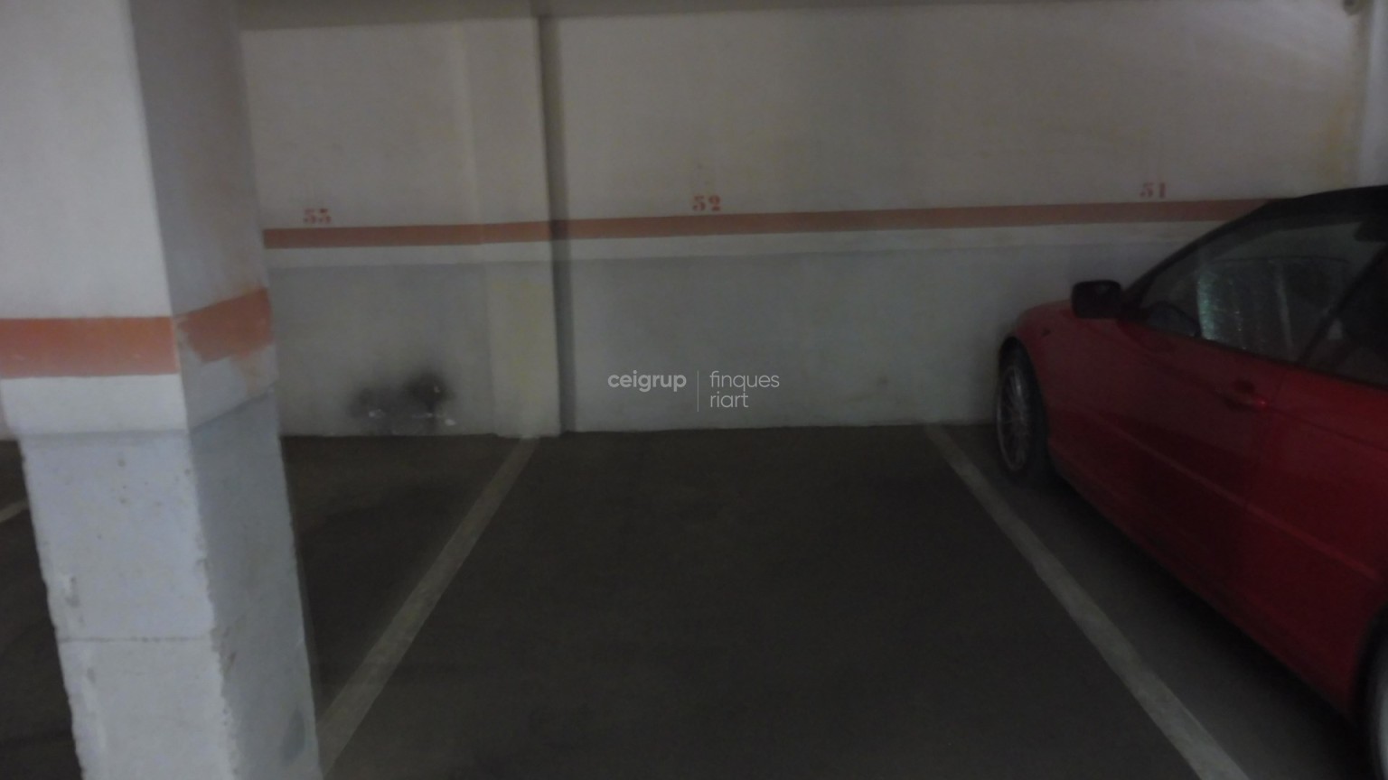 PARQUING PLACE NEXT TO THE SEA