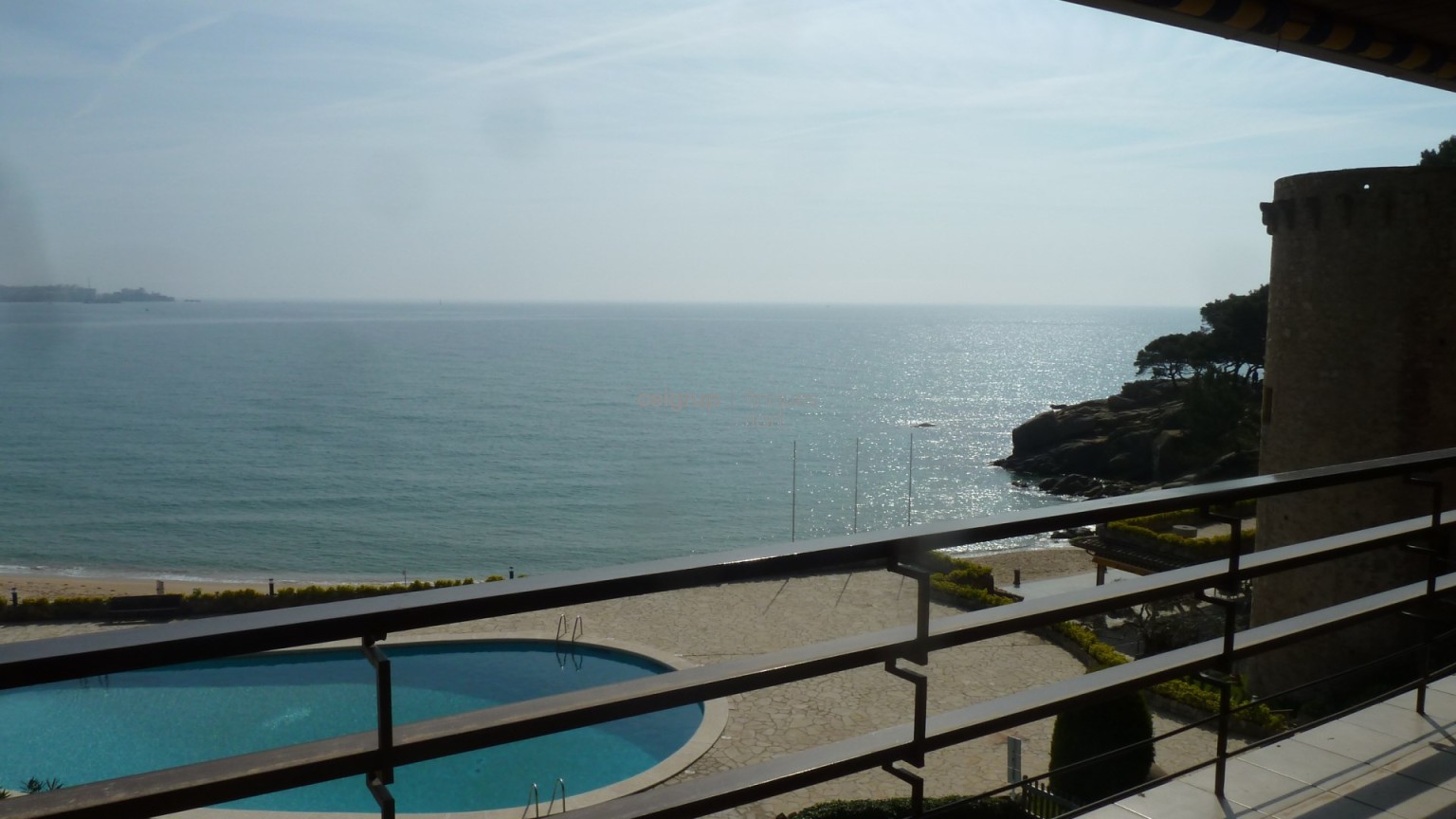 GREAT APPARTMENT FRONT OF THE SEA