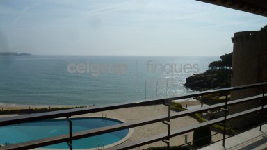 GREAT APPARTMENT FRONT OF THE SEA