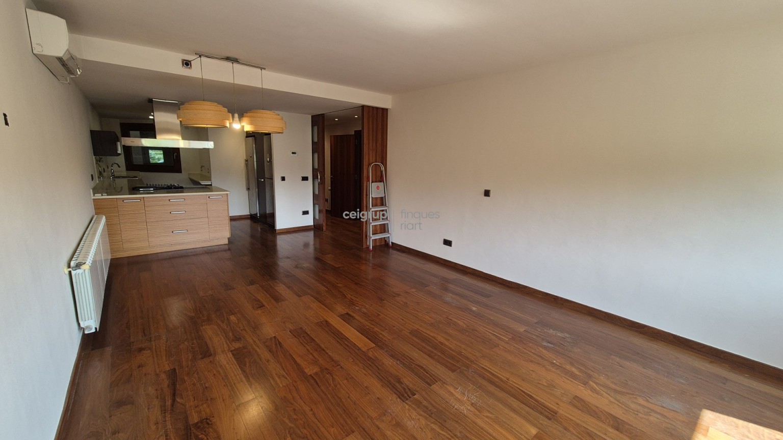 Completely renovated house in Palamós with a large terrace