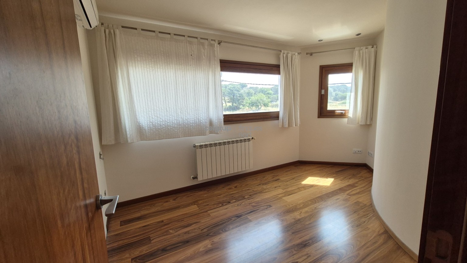 Completely renovated house in Palamós with a large terrace