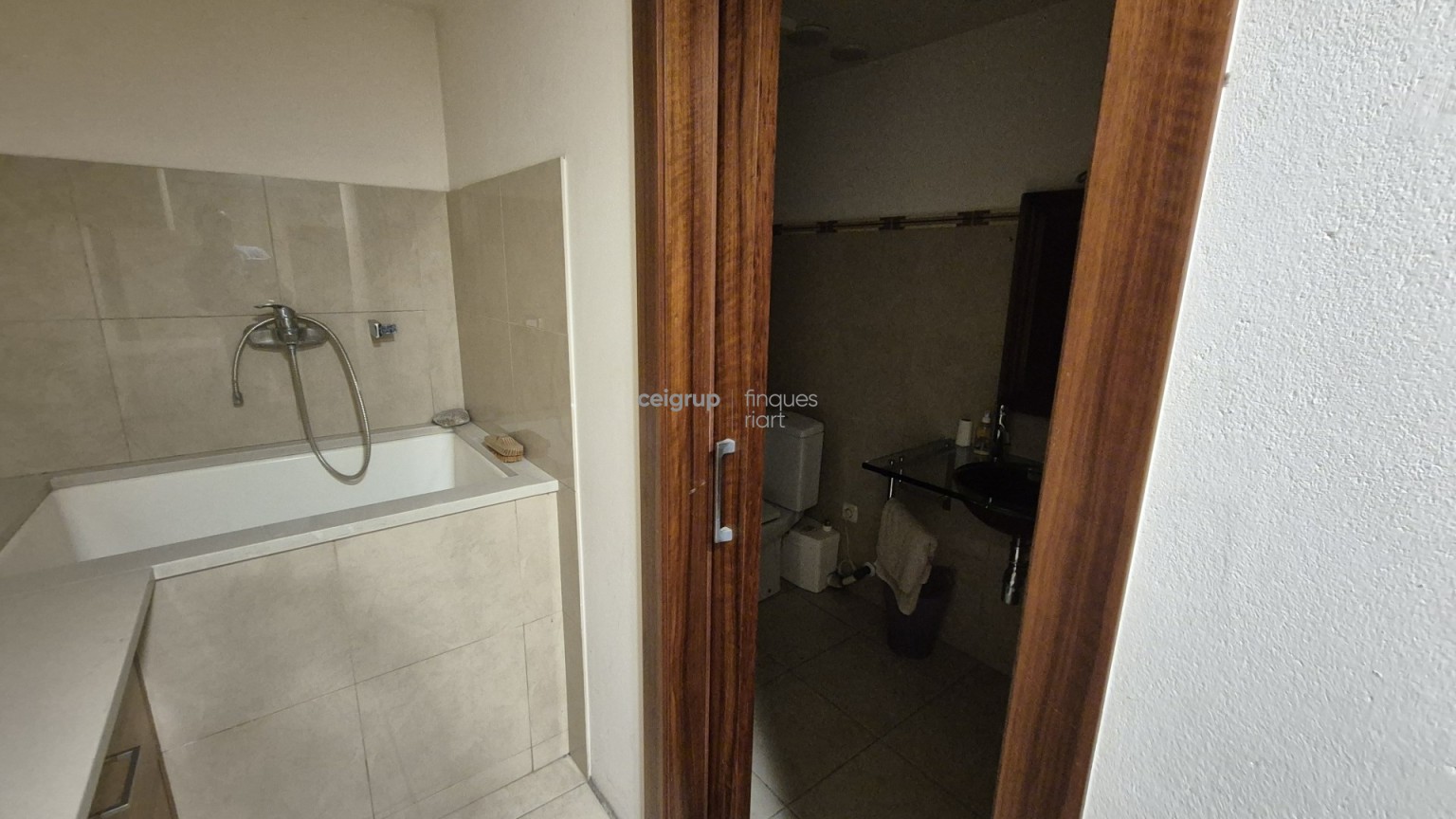 Completely renovated house in Palamós with a large terrace