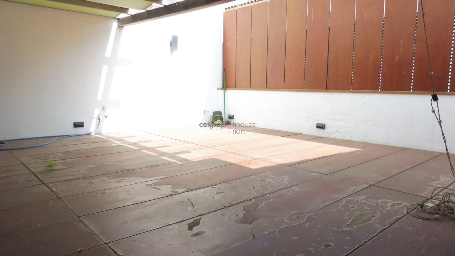 Completely renovated house in Palamós with a large terrace