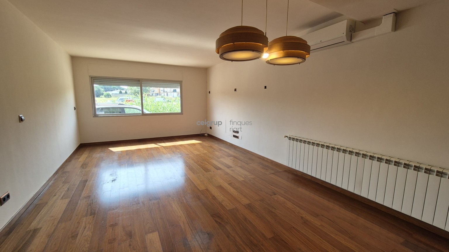 Completely renovated house in Palamós with a large terrace