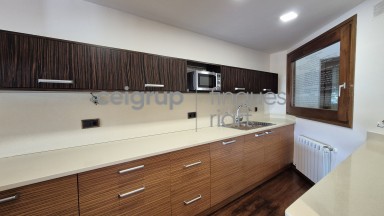 Completely renovated house in Palamós with a large terrace