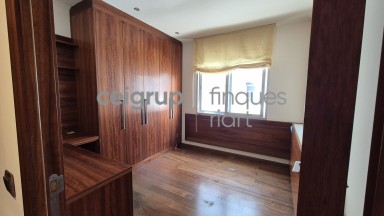 Completely renovated house in Palamós with a large terrace