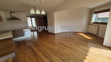 Completely renovated house in Palamós with a large terrace