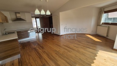 Completely renovated house in Palamós with a large terrace