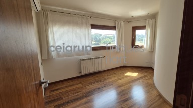 Completely renovated house in Palamós with a large terrace