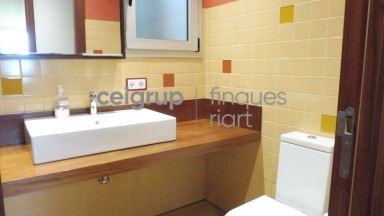 Completely renovated house in Palamós with a large terrace