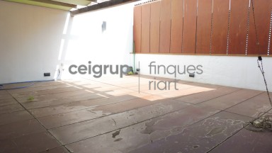 Completely renovated house in Palamós with a large terrace