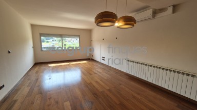 Completely renovated house in Palamós with a large terrace