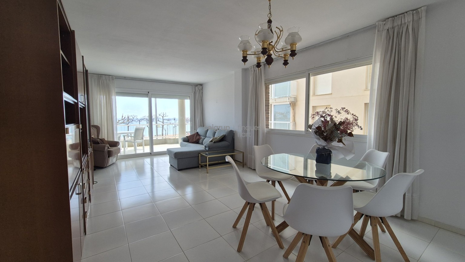 GREAT APARTMENT FRONT OF THE SEA