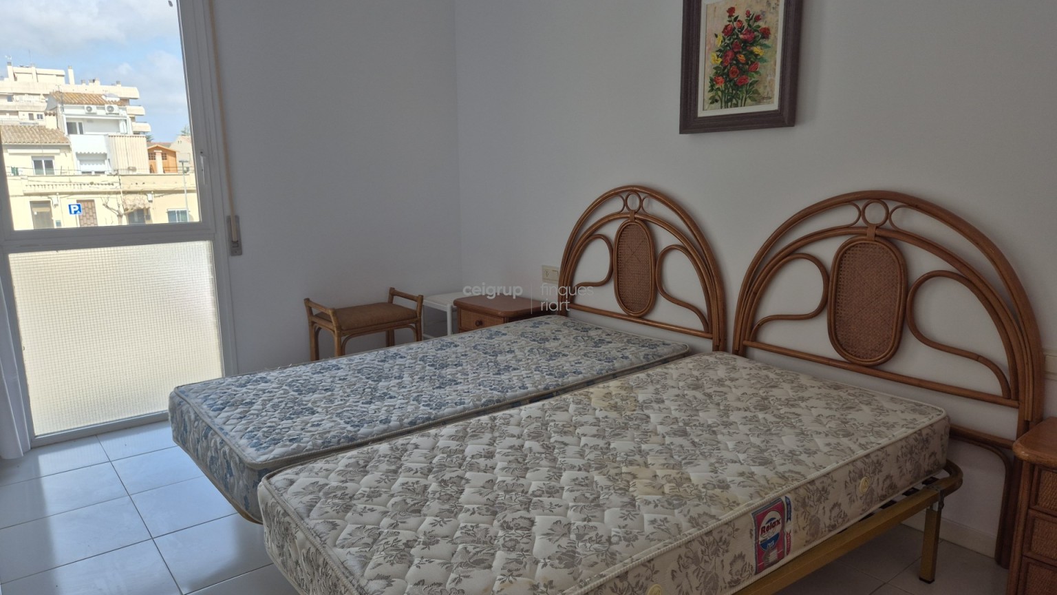 GREAT APARTMENT FRONT OF THE SEA