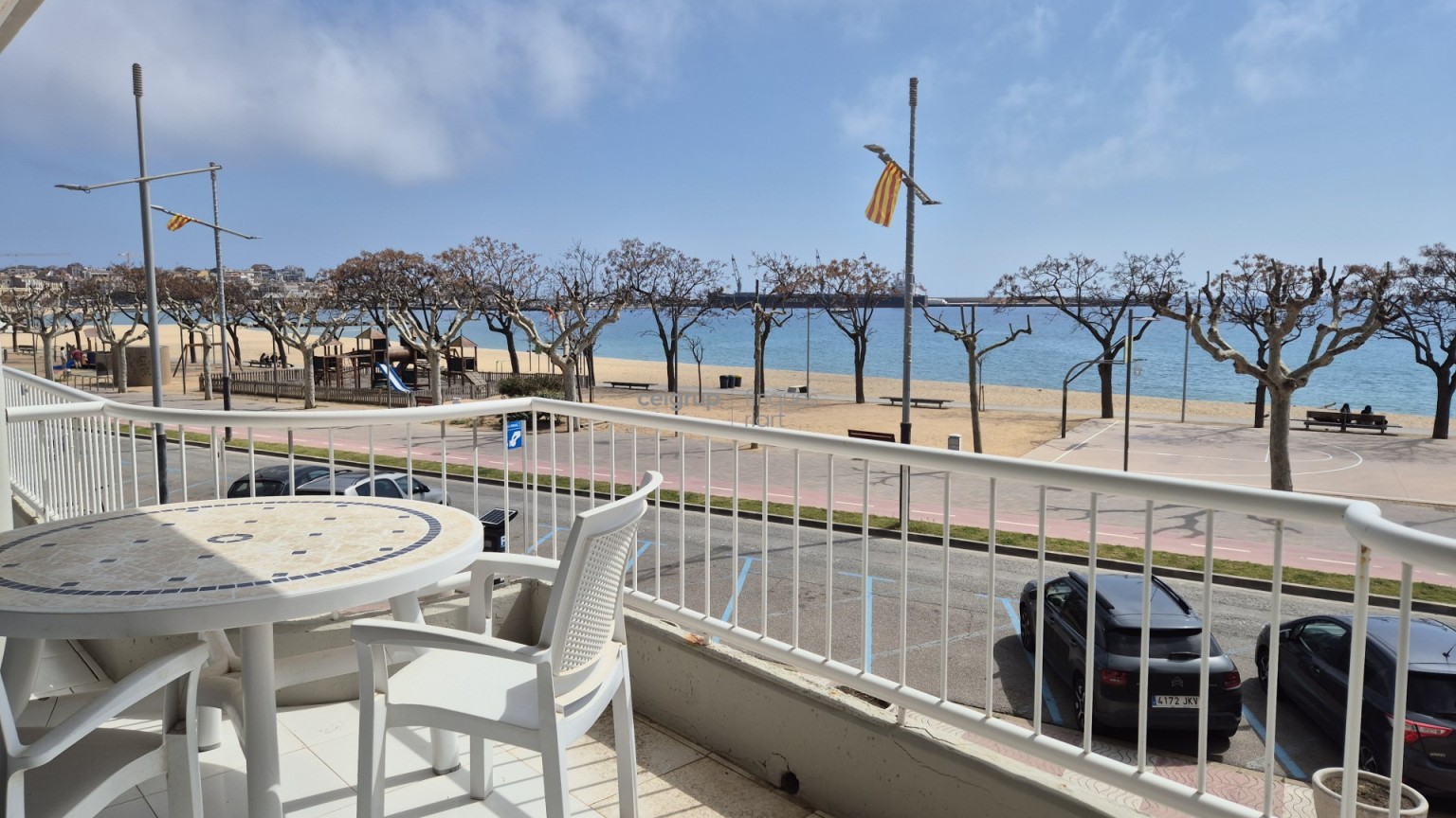 GREAT APARTMENT FRONT OF THE SEA