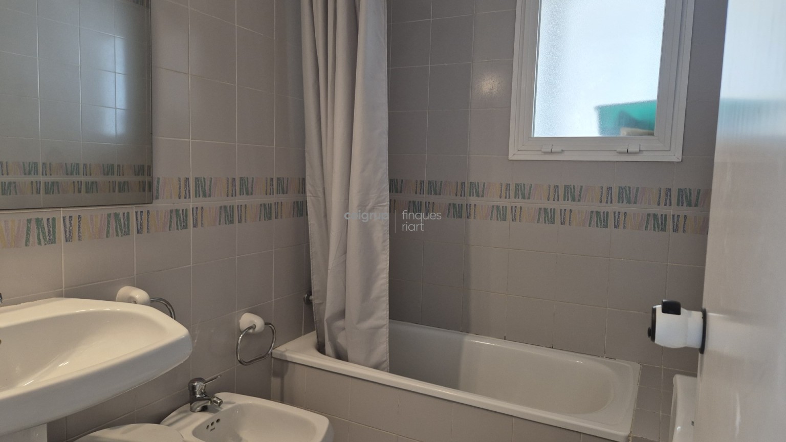 GREAT APARTMENT FRONT OF THE SEA