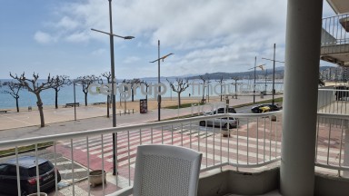 GREAT APARTMENT FRONT OF THE SEA