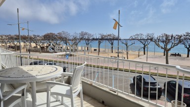 GREAT APARTMENT FRONT OF THE SEA