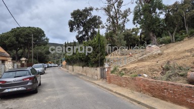 GREAT PLOT IN CALONGE 