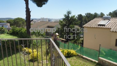 QUIET HOME IN TORRE VALENTINA