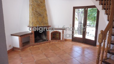 QUIET HOME IN TORRE VALENTINA