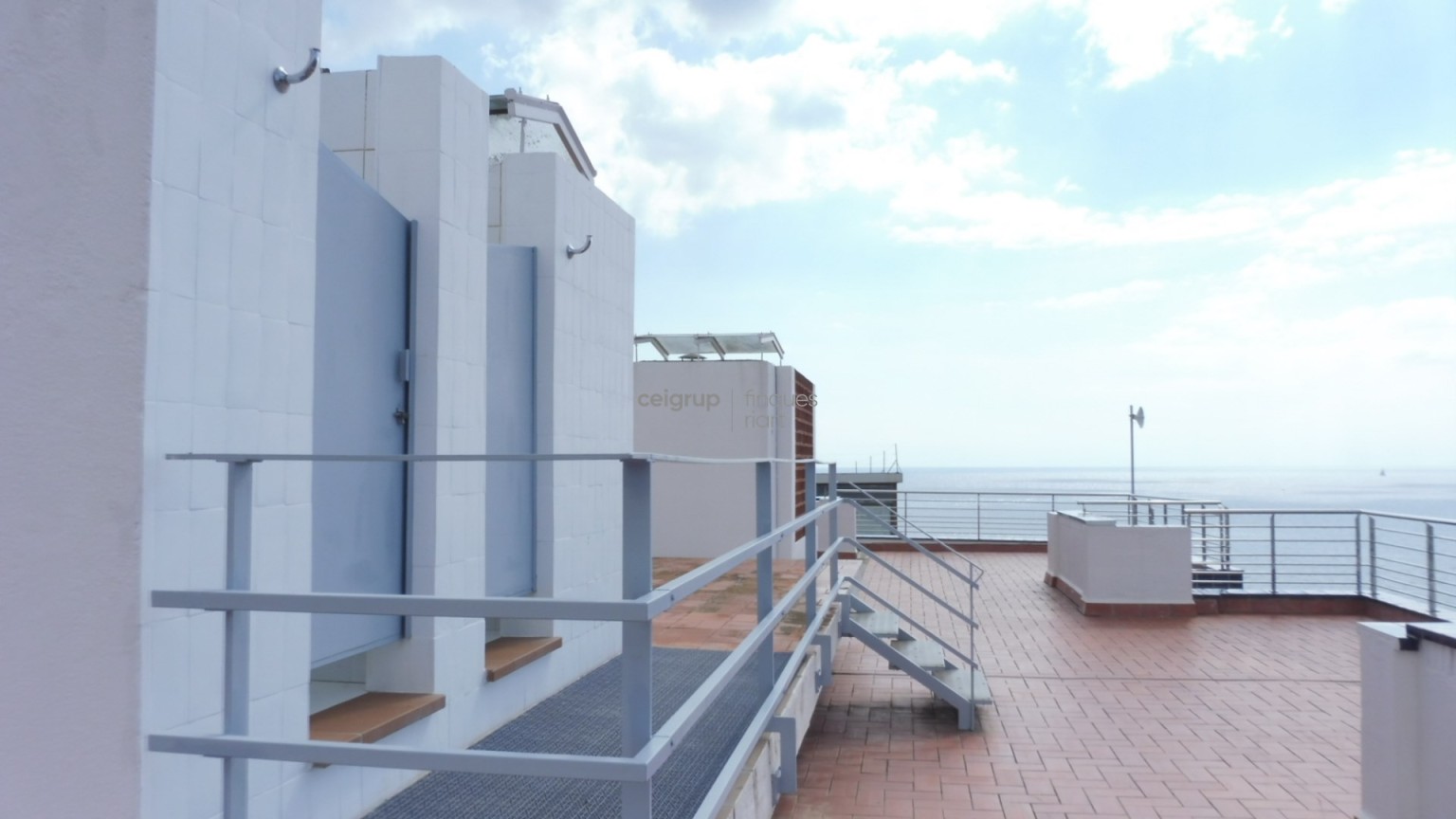 GREAT APPARTMENT QUIET WITH SEA VIEWS