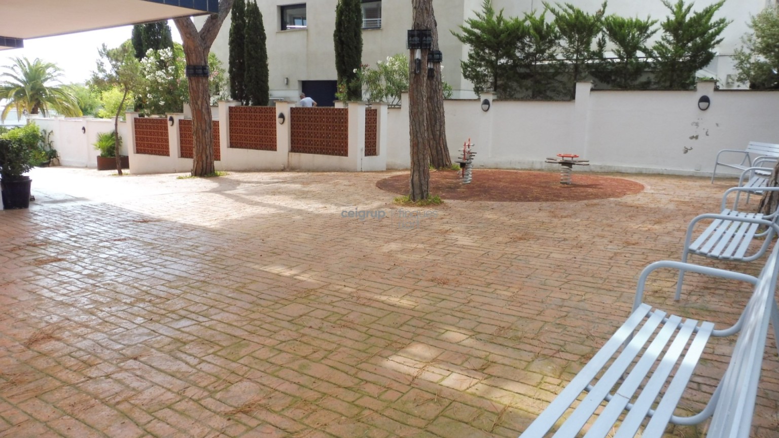 GREAT APPARTMENT QUIET WITH SEA VIEWS