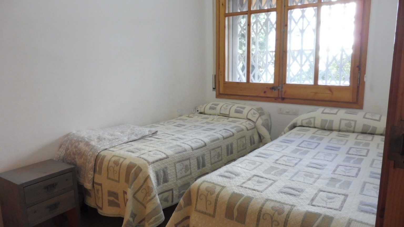 WONDERFUL GROUND FLOOR FLAT NEXT TO THE SEA