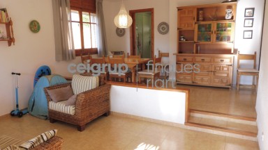 WONDERFUL GROUND FLOOR FLAT NEXT TO THE SEA