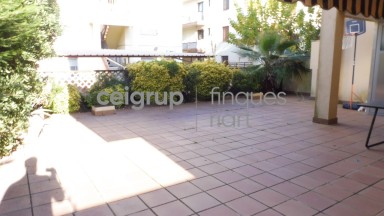 WONDERFUL GROUND FLOOR FLAT NEXT TO THE SEA