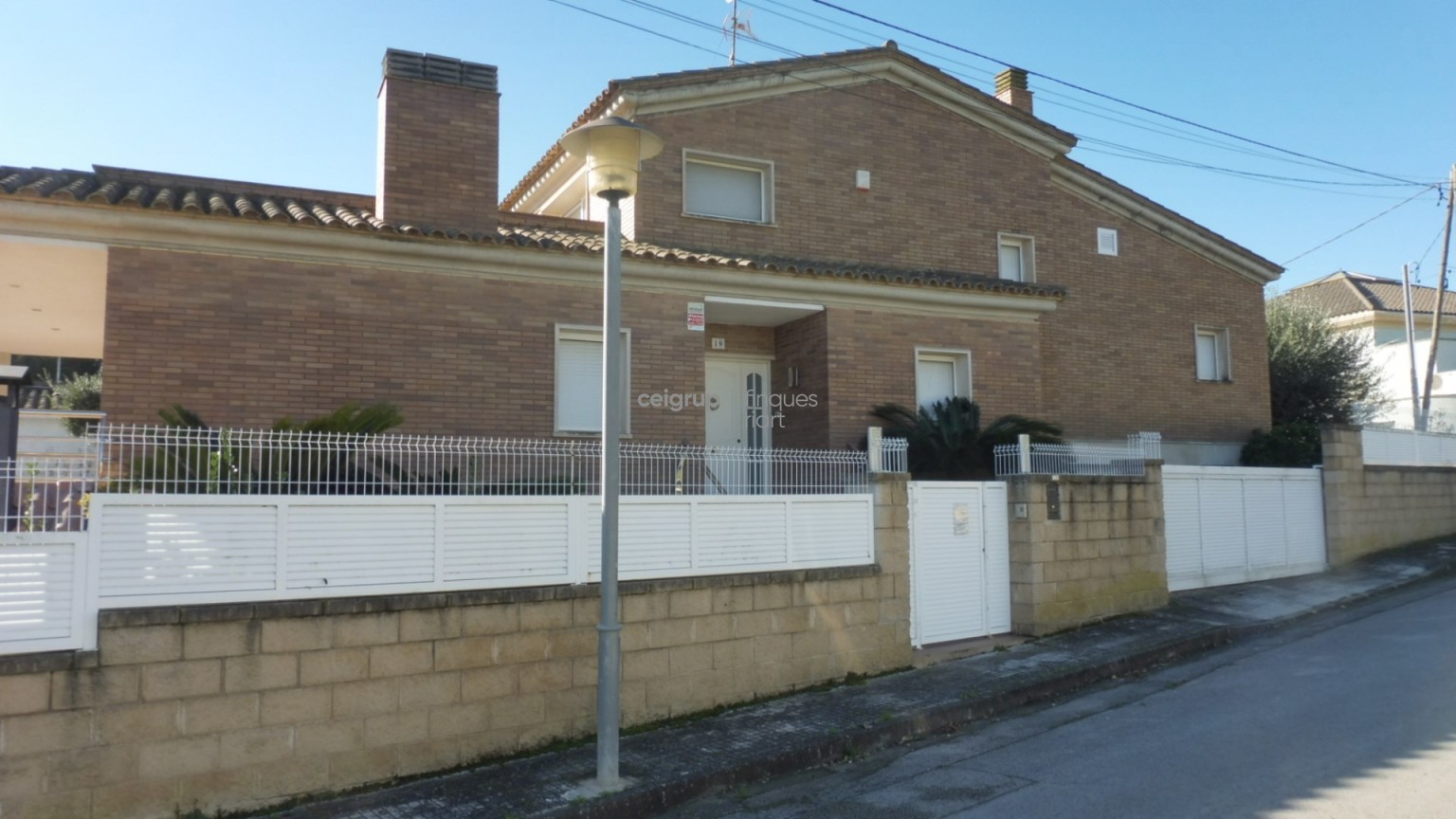 WONDERFUL HOUSE WITH POOL