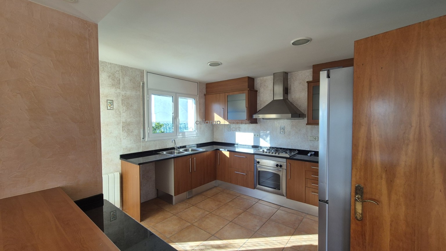 WONDERFUL HOUSE WITH POOL