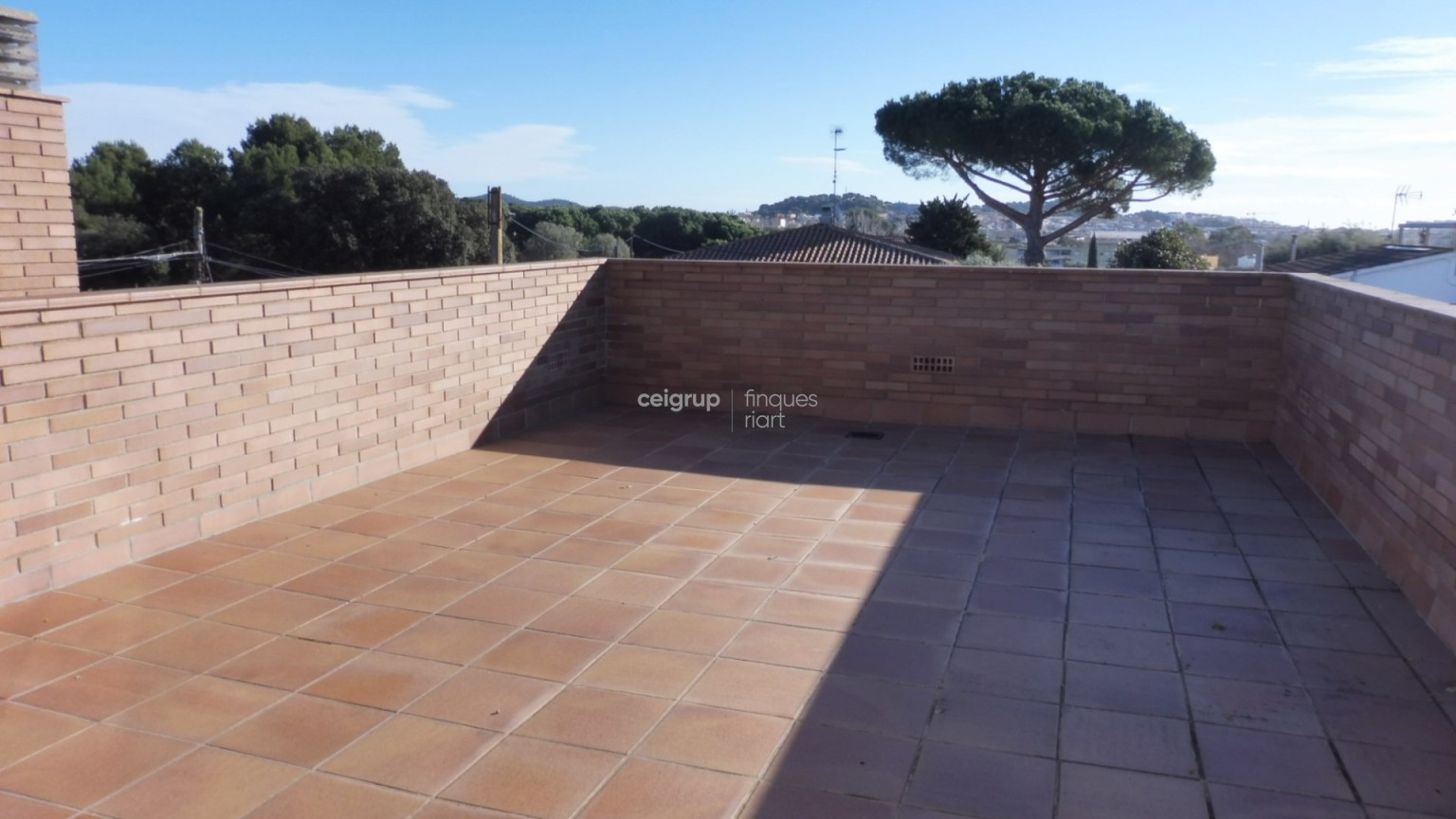 WONDERFUL HOUSE WITH POOL