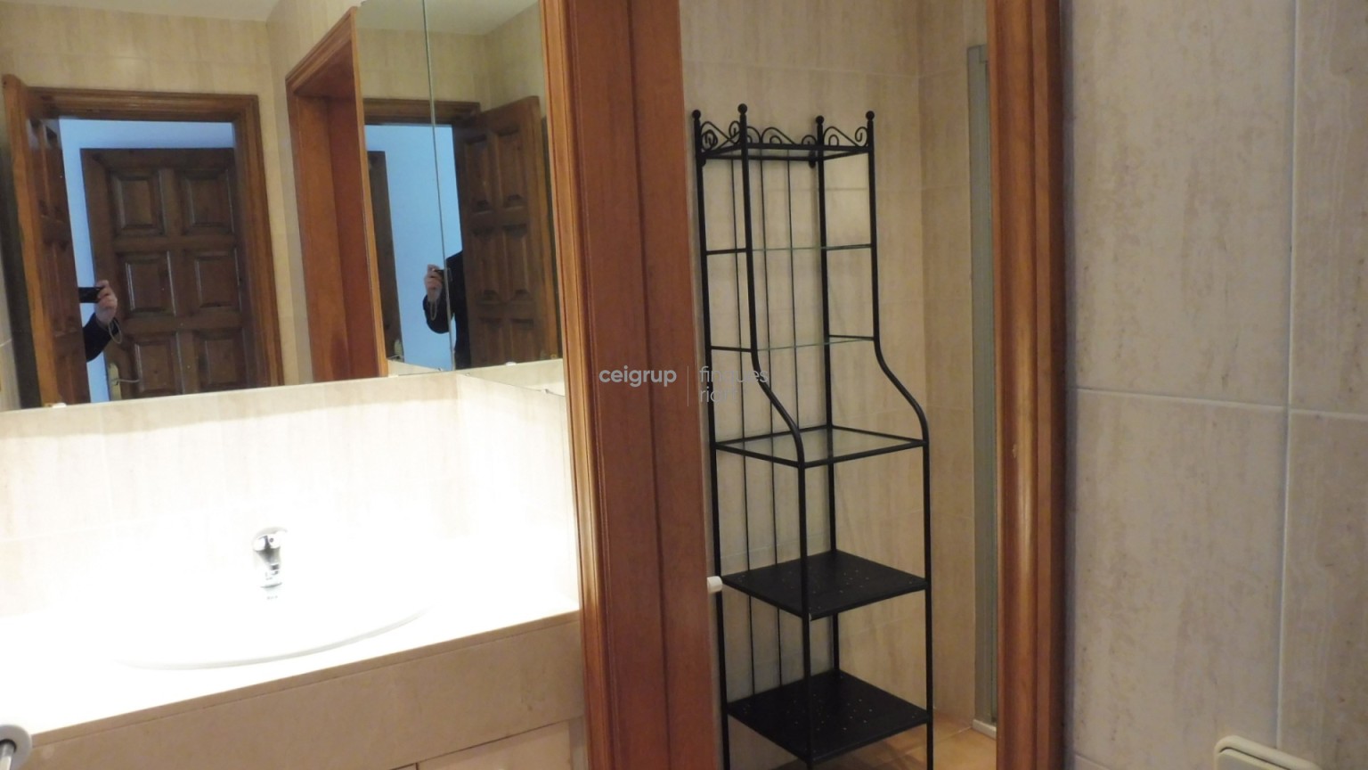 SEMI-DETACHED HOUSE WITH COMMUNAL POOL BY THE SEA