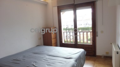 SEMI-DETACHED HOUSE WITH COMMUNAL POOL BY THE SEA