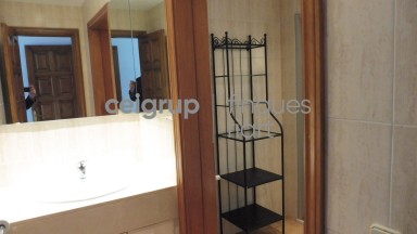 SEMI-DETACHED HOUSE WITH COMMUNAL POOL BY THE SEA