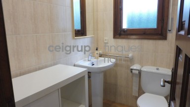 SEMI-DETACHED HOUSE WITH COMMUNAL POOL BY THE SEA