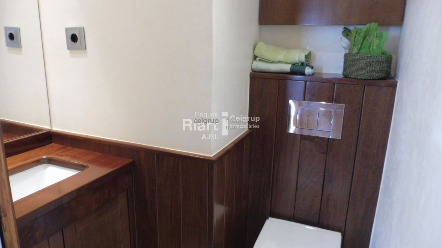 EDEN MAR - Spectacular