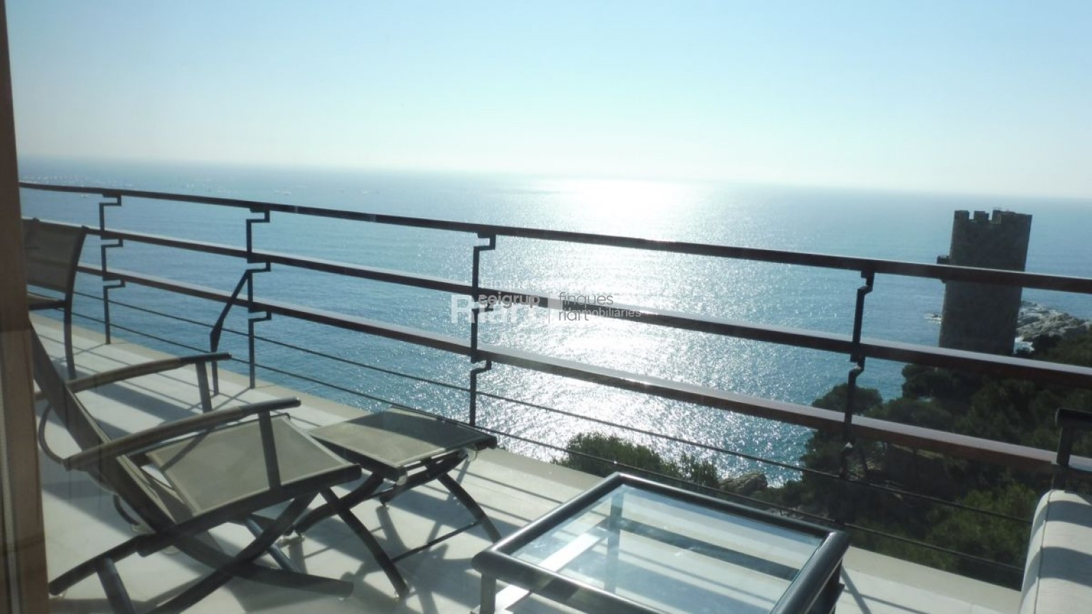 EDEN MAR - Spectacular