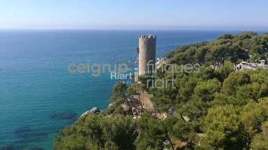 EDEN MAR - Spectacular