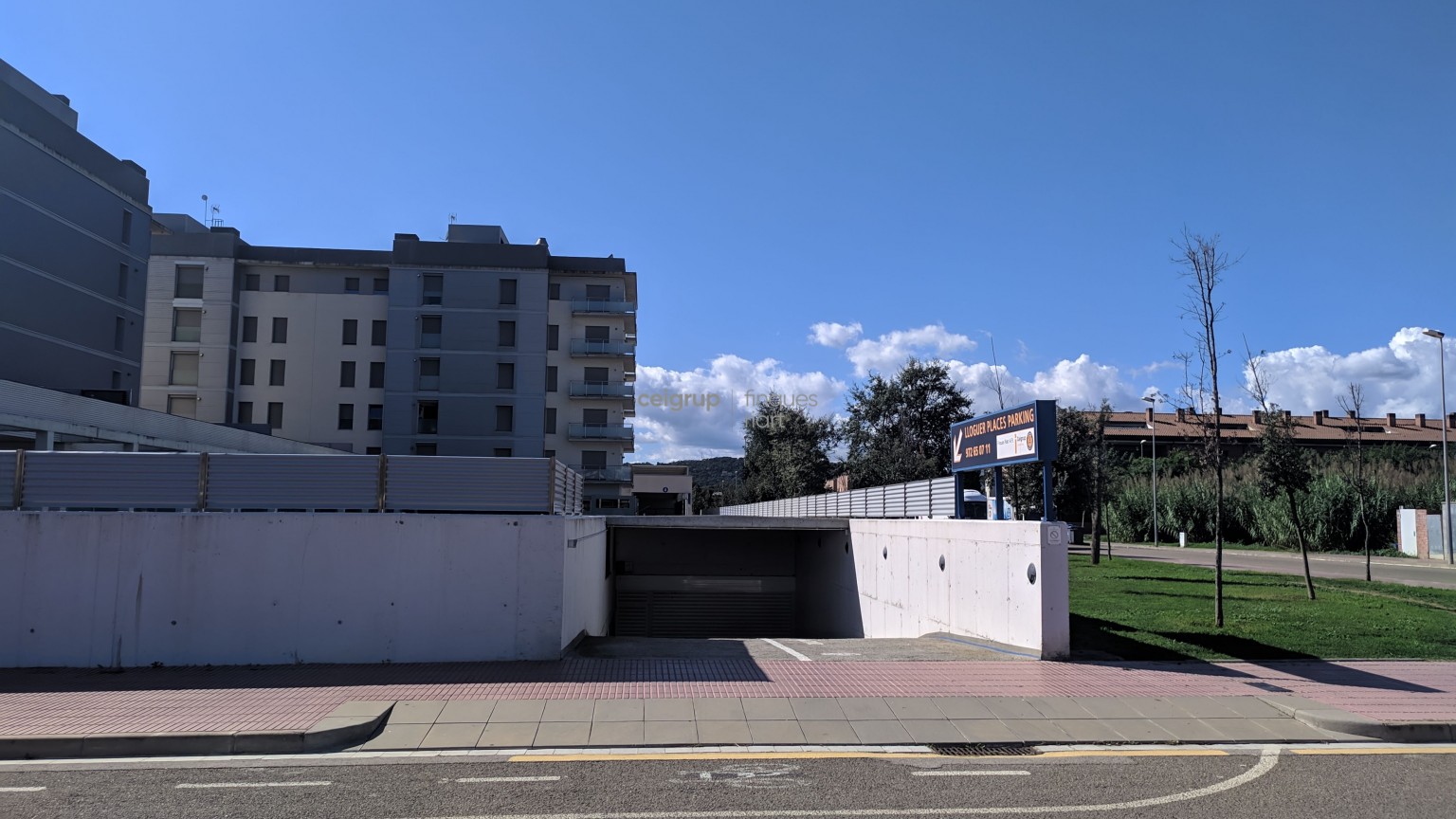 PARKING RAMON II - All year