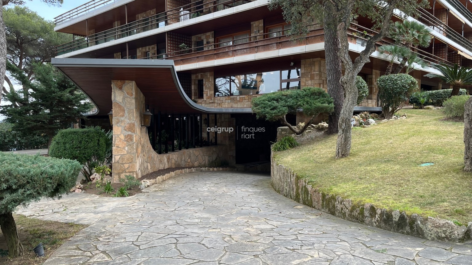 EDEN MAR  2-B - Views across the bay