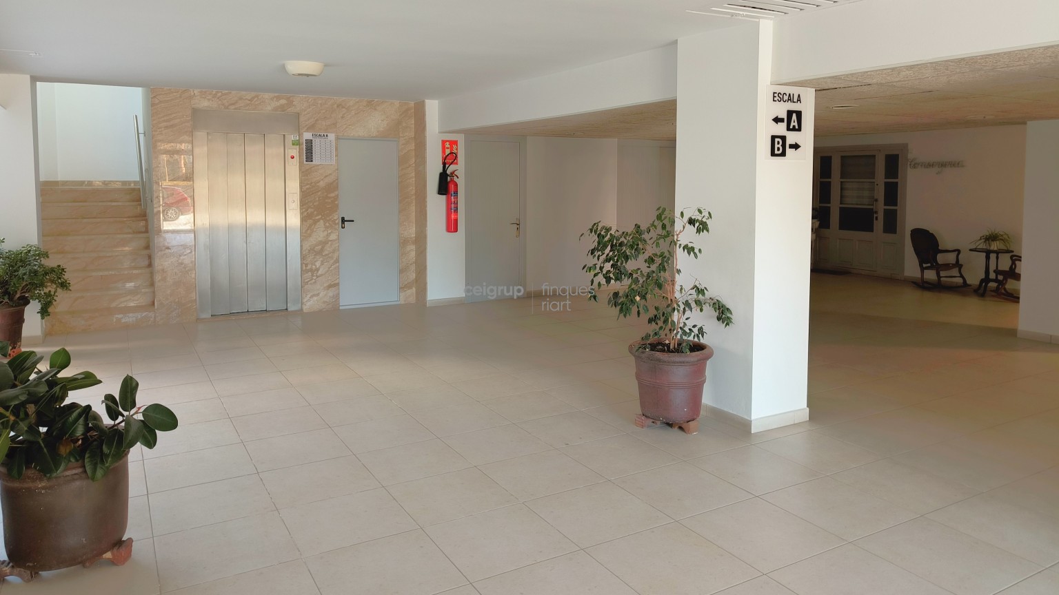 COMTE D'URGELL 19 - Spacious apartment