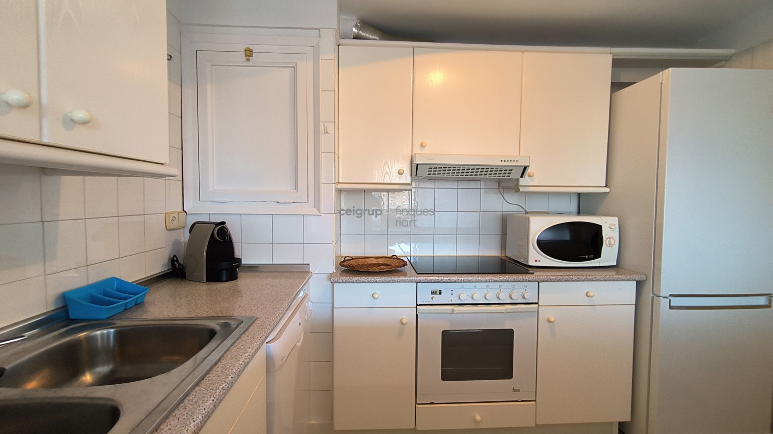 COMTE D'URGELL 19 - Spacious apartment