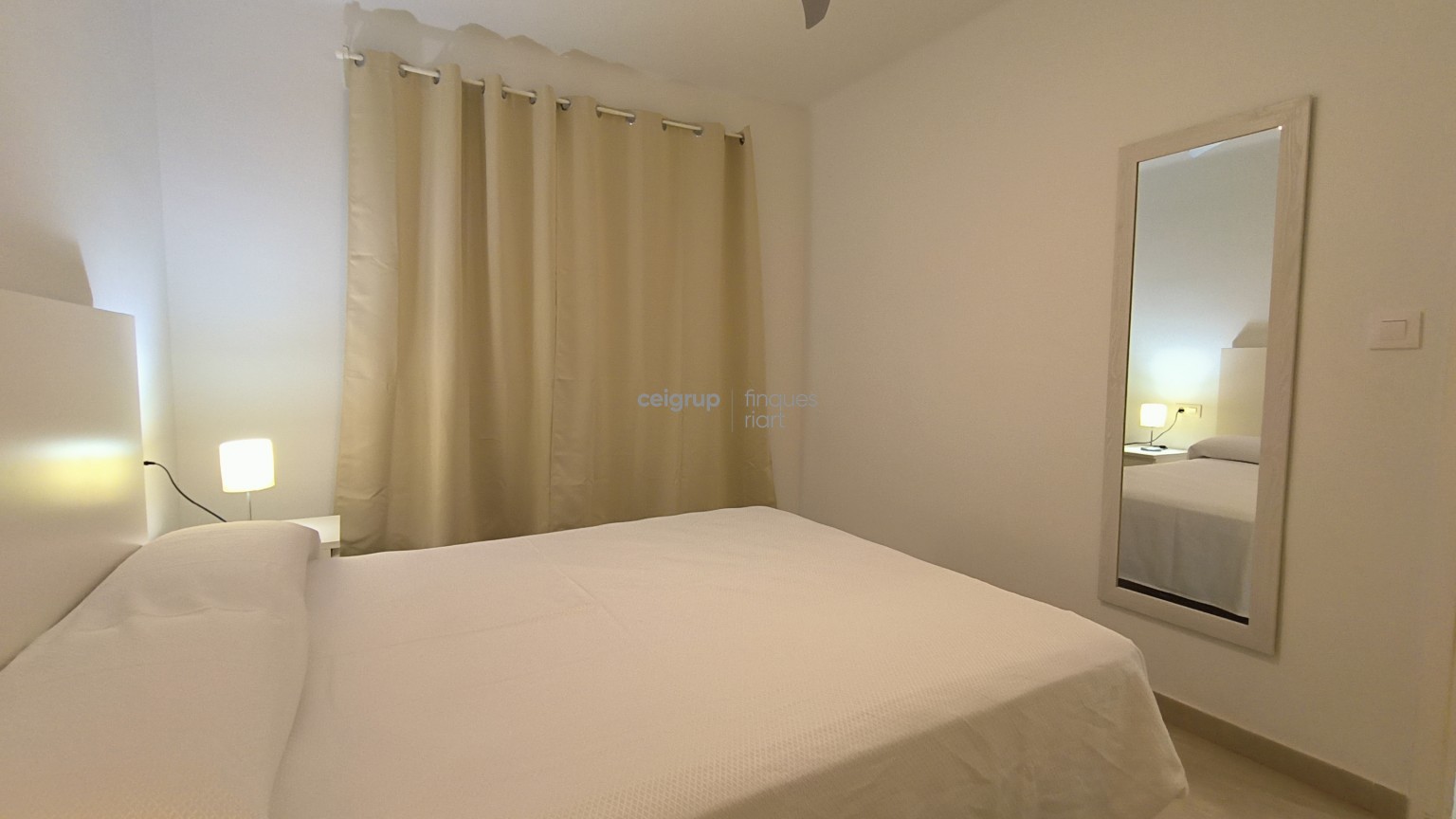 COMTE D'URGELL 19 - Spacious apartment