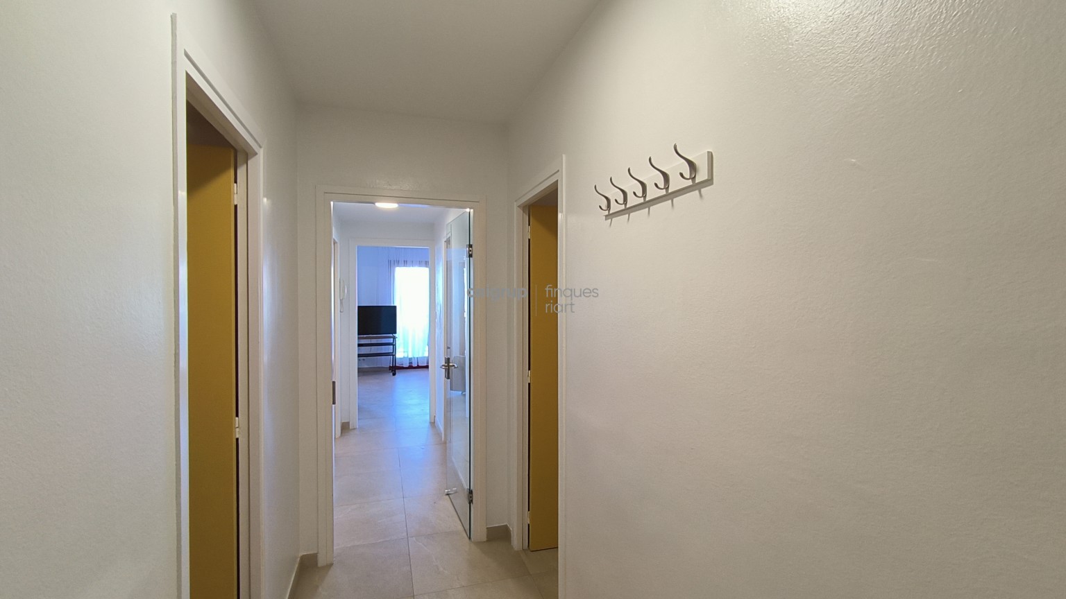 COMTE D'URGELL 19 - Spacious apartment